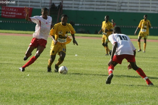 Africa # Asec (0-0) : Un derby de mauvaise qualité